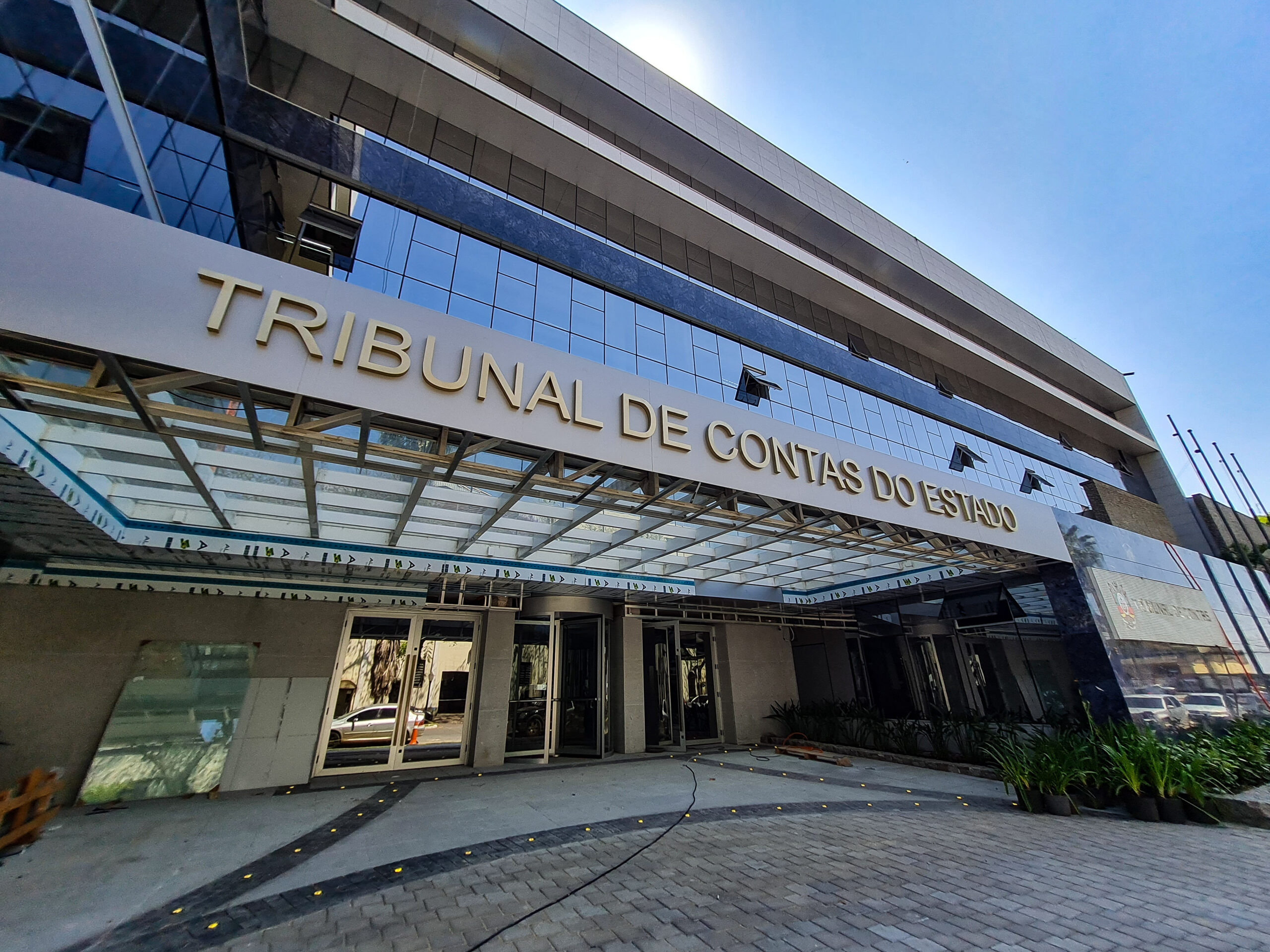 Defesa perante o TCE-RS — fachada da sede do Tribunal de Contas do Estado do Rio Grande do Sul em Porto Alegre